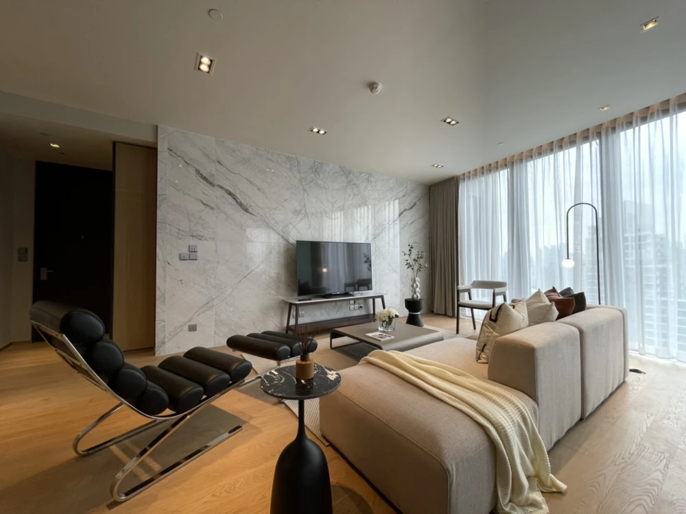Urgent sale,  BEATNIQ Condo Sukhumvit 32, large room, very beautiful floor, full furniture, excellent view, excellent location, close to BTS, urgently book