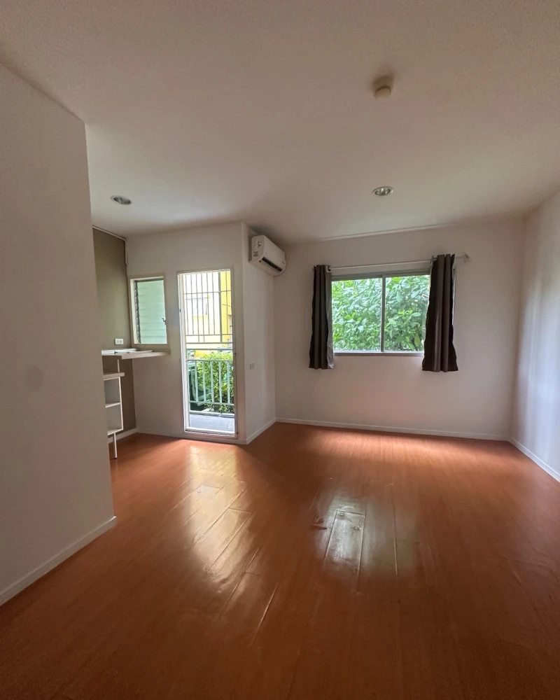 Urgent sale!! Lumpini Township Condo, Rangsit, Khlong 1, 1st floor, Building E3, empty room, ready to move in, hurry up and book now, don't miss out!!