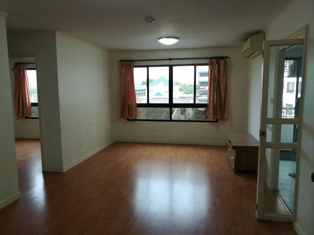 Urgent sale!! Lumpini Ville Condo, Phra Mae Mari - Sathorn, 8th floor, Building A, nice room, good price, hurry up and book now!!
