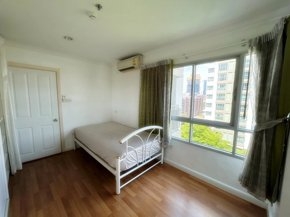 Urgent sale!!Lumpini Place Condo, Rama 9-Ratchada, 9th floor, corner room, good location condo, convenient transportation, good price, don't miss it!!