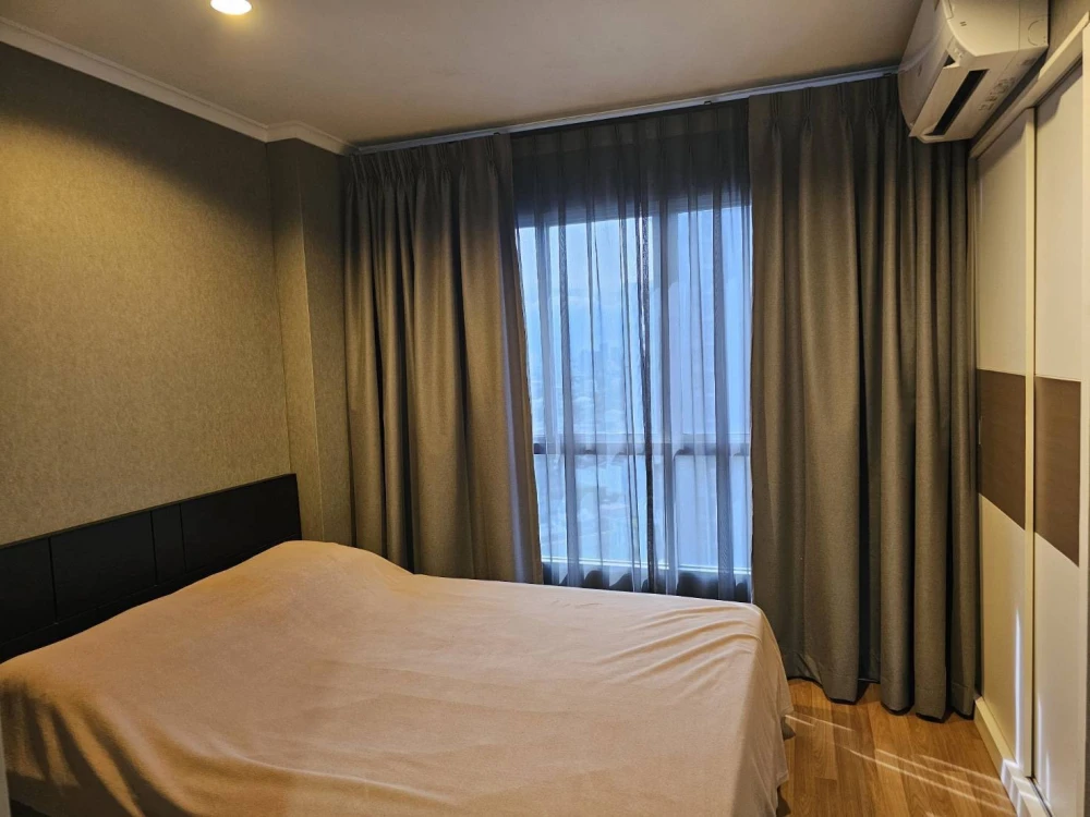 Urgent sale!! Lumpini Place Ratchayothin Condo, 19th floor, Building B, beautiful room, ready to move in, good price, hurry up and book now!!