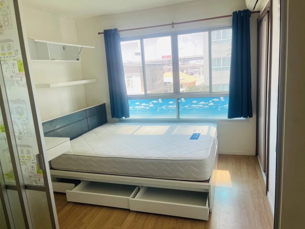 Urgent sale! Lumpini Mega City Bangna Condo, corner room with privacy. Everything is complete here. Come and own it today.