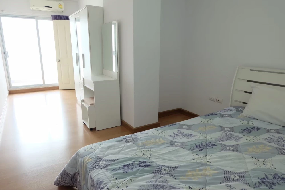 Urgent sale, Supalai Park Condo, Tiwanon Intersection, 1 bedroom, 1 bathroom, available at an affordable price, reserve now.