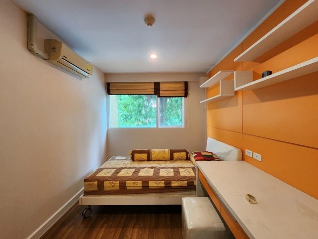 Urgent sale!! Metro Park Sathorn Condo, 2nd floor, swimming pool view, spacious room, beautifully decorated, ready to move in, hurry up and move in!!