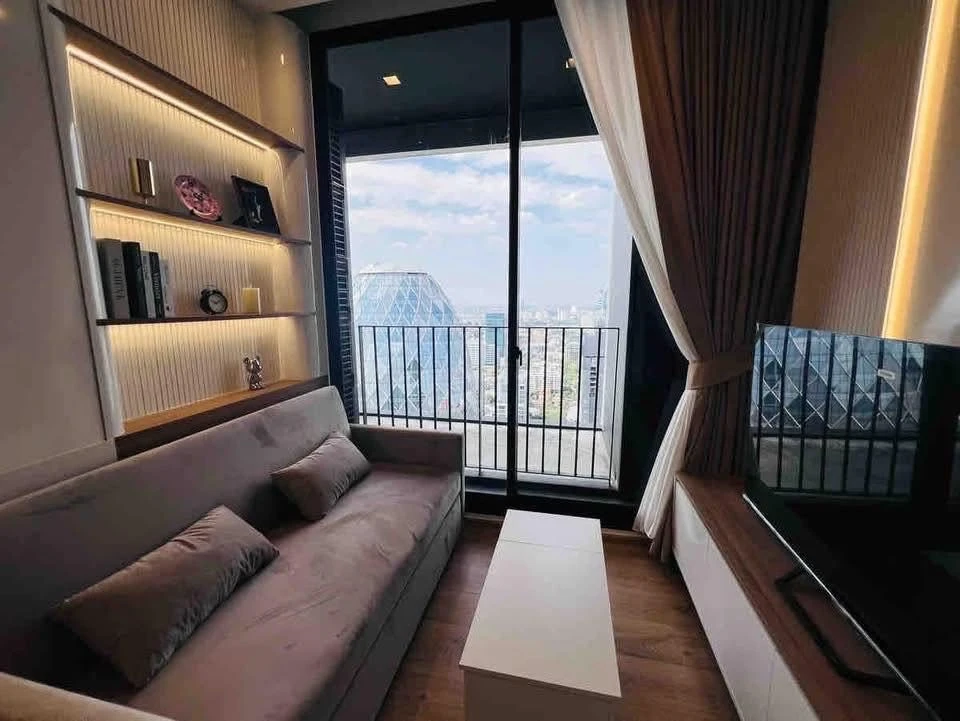 Urgent sale!! Noble Around Ari Condo, beautiful room on the 38th floor with panoramic views. Don't wait! Reserve now!!