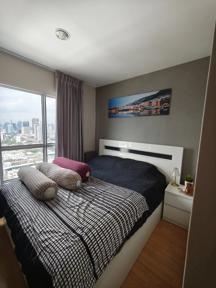 Condo for sale: The Aspire Rama 4. Corner room with privacy. Great price. You must hurry to reserve it. Don't miss out!