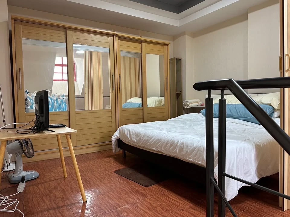 Urgent sale: Champs Elysees Tiwanon, spacious room, lots of usable space, and not too expensive. Buy now!