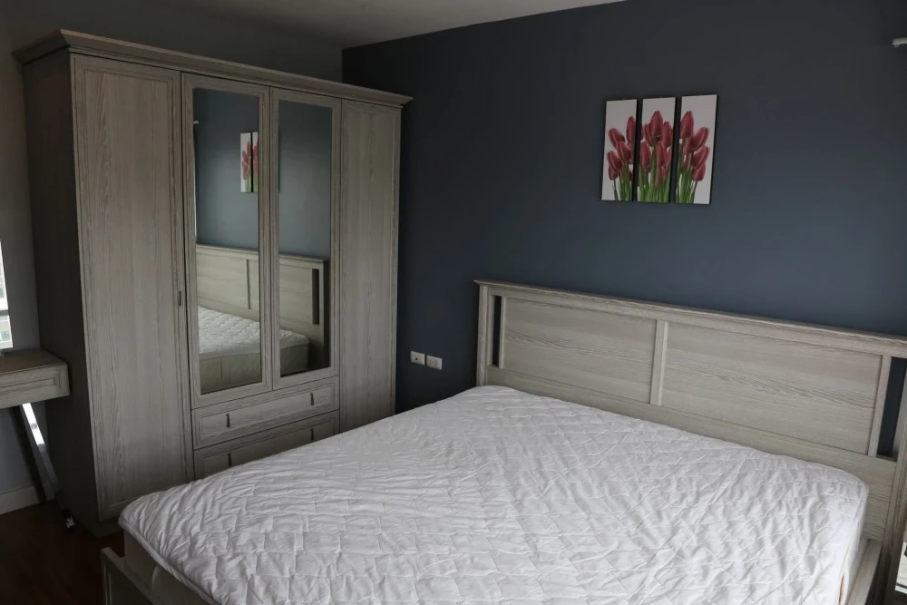 Urgent sale! Thana Arcadia, corner unit with 2-sided view, comes with usable space. Don't miss out, you'll regret it.