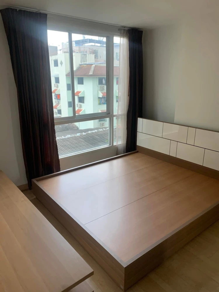 Urgent sale! Revo 2, Lat Phrao 18, corner unit, good breeze, good feng shui, reasonable price. Hurry and become the owner today. Don't miss out!