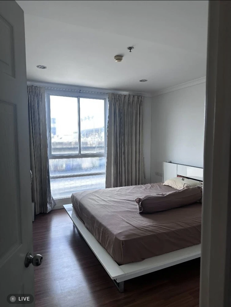 Urgent sale! Lumpini Suite Pinklao. Spacious room, plenty of usable space. Good for living or investing. Buy now. Don't hesitate.