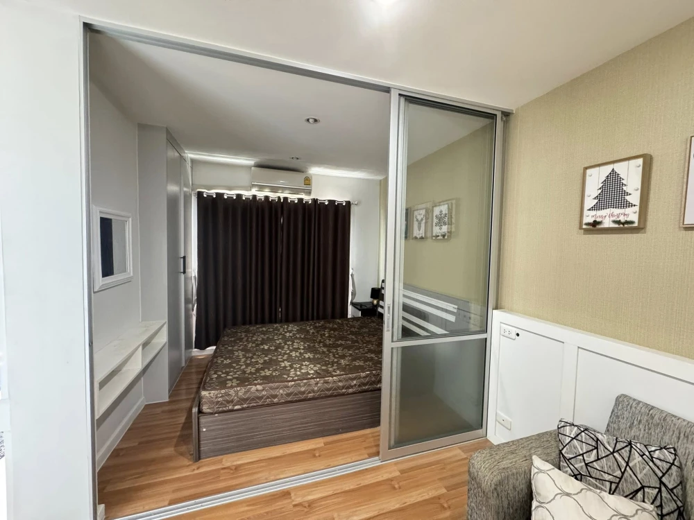 Urgent sale, V Condo Lat Krabang, well-separated rooms, reasonable price, good for living or investing, book now, don't delay.