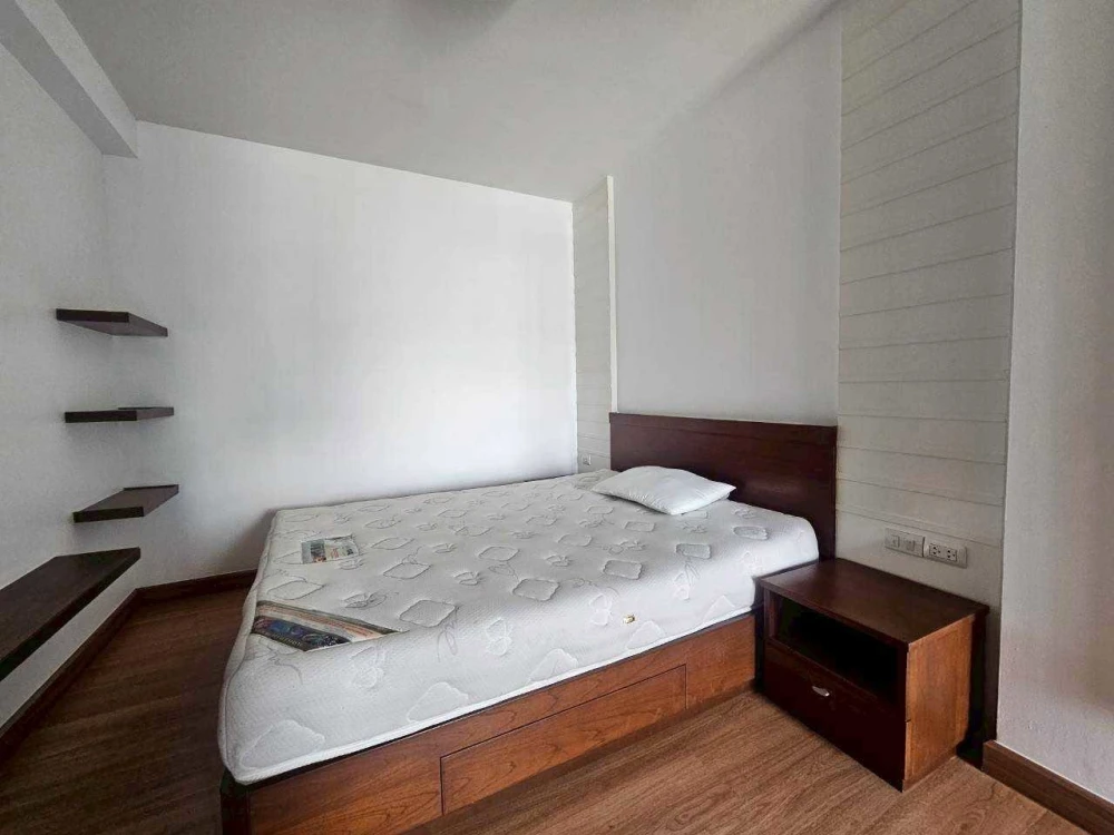Urgent sale! Supalai Park Ratchayothin. Large, comfortable rooms with ample usable space. Book yours today! Don't miss out!