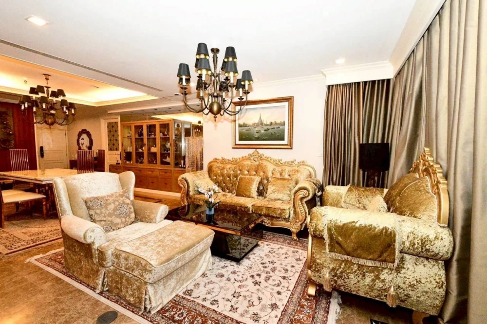 Urgent sale, Sathorn Gardens, large room, comfortable living, plenty of usable space, fully furnished, ready to move in with just your suitcase.