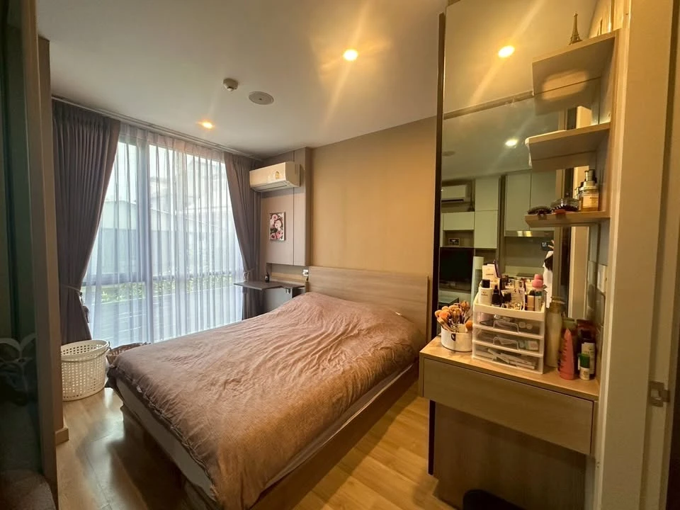 Urgent sale, beautiful room, Sign Condo Sukhumvit 50, ready to move in, great price, come and own it today.