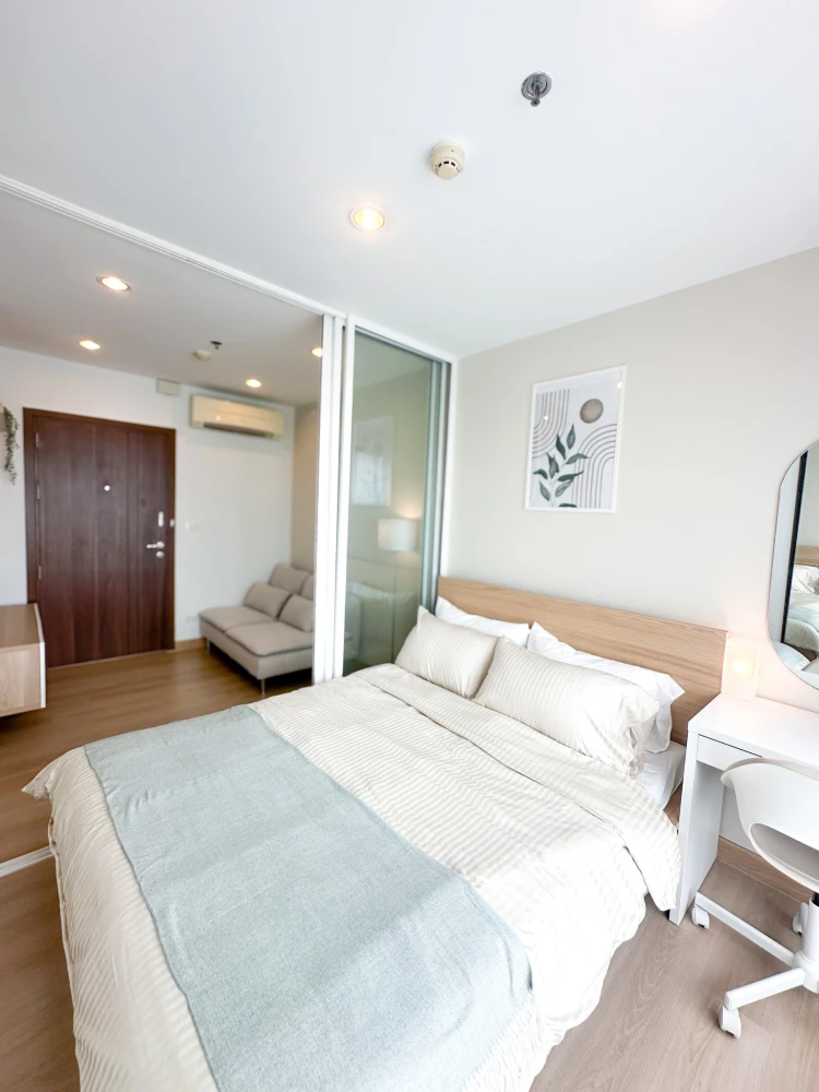 Urgent sale, The Base Chaengwattana, fully furnished, ready to move in, at a great price, hurry and become the owner today.