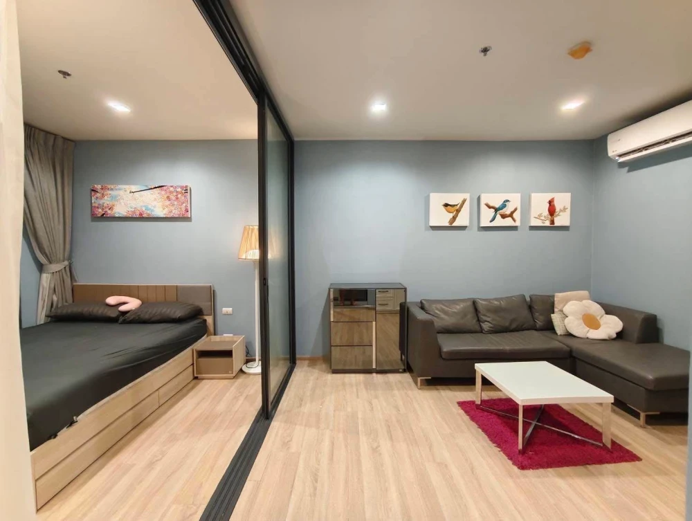 Urgent sale! The Base Garden Rama 9, ready-to-move-in unit with complete amenities. Great price! Book now, don't miss out!