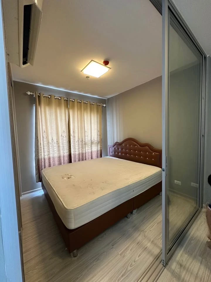 Urgent sale, Aspire Ratchadaphisek 2, 2 separate rooms, 17th floor, pool view. You'll regret not reserving it.
