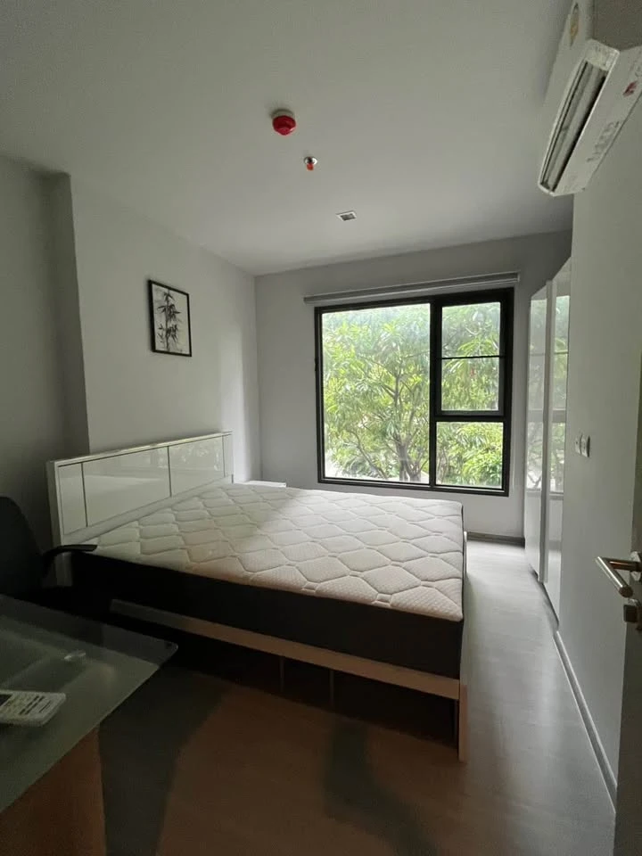 Urgent sale! Life Asoke Rama 9, ready to move in, fully equipped with amenities. Reserve today! Don't miss out!