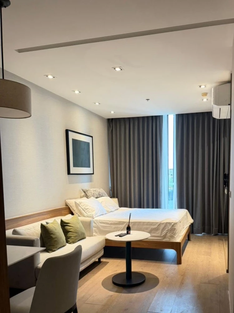 Urgent sale! Condo Park 24 Origin Phrom Phong. Ready to move in, fully furnished. Just bring your belongings and move right in!