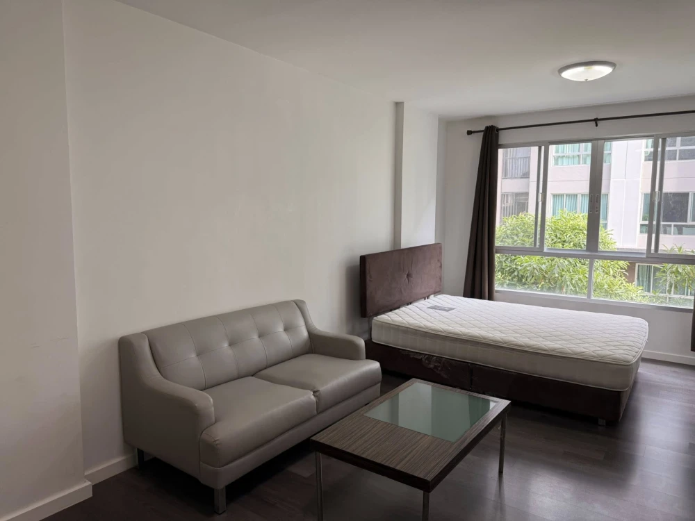 Urgent sale! D Condo Campus Resort Bangna, studio unit, 3rd floor. Special price! Book now, don't miss out!