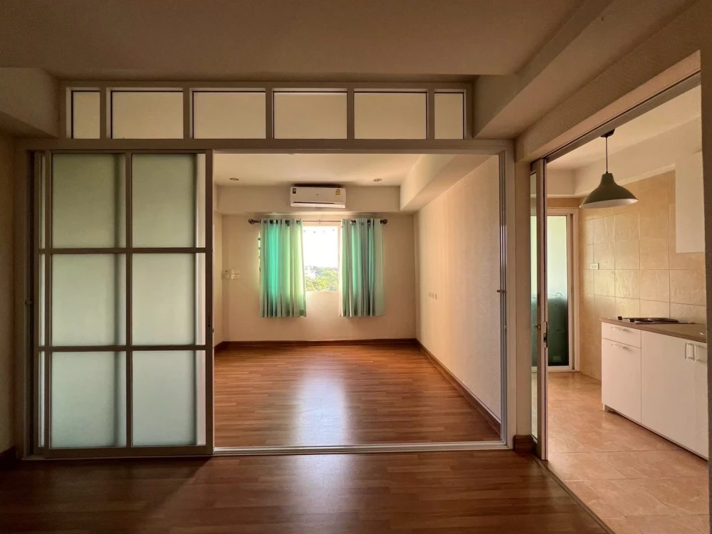 Urgent sale: Happy Condo Laksi-Donmuamg, 4th floor, open view, no building blocking, great price, come and own it now!