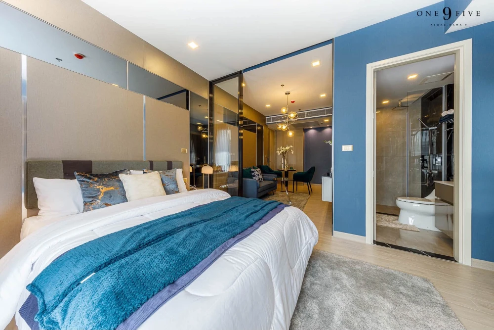 Urgent Sale! One9Five Asoke – Rama 9. Fully furnished and ready to move in, featuring stunning built-in furniture. Secure yours today—don't miss out!