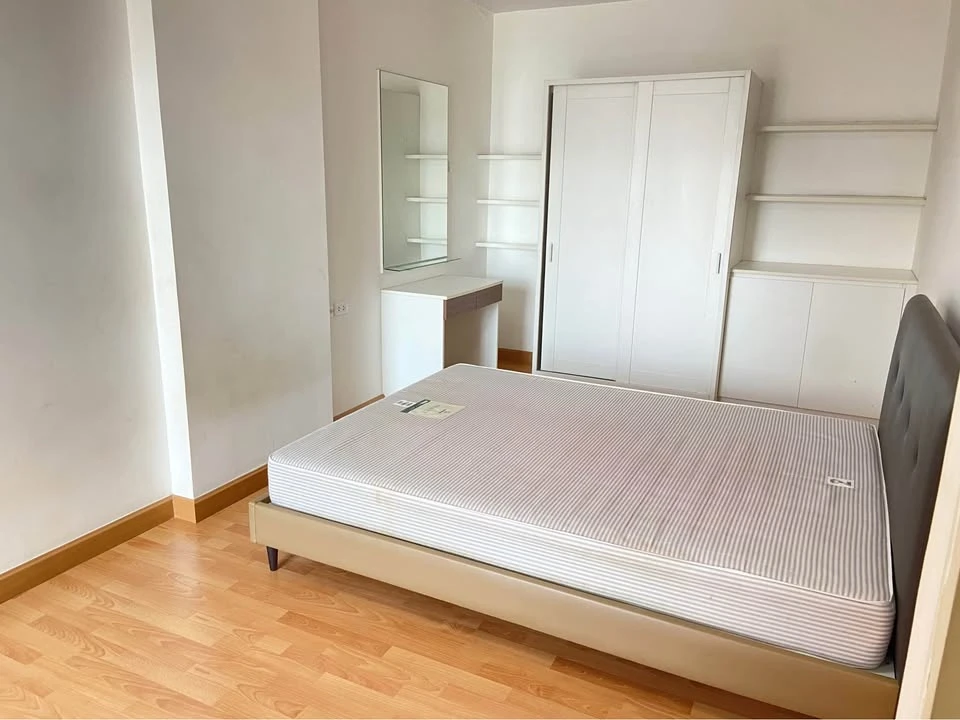 Urgent sale! Supalai City Resort Ratchada, ready to move in, fully equipped with amenities. Come reserve now, don't miss out!