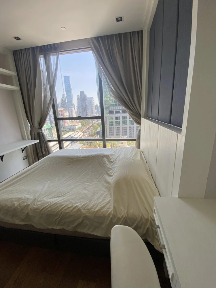 Urgent sale! The Bangkok Sathorn, spacious room with lots of usable space, good price, hurry and reserve now, don't delay.