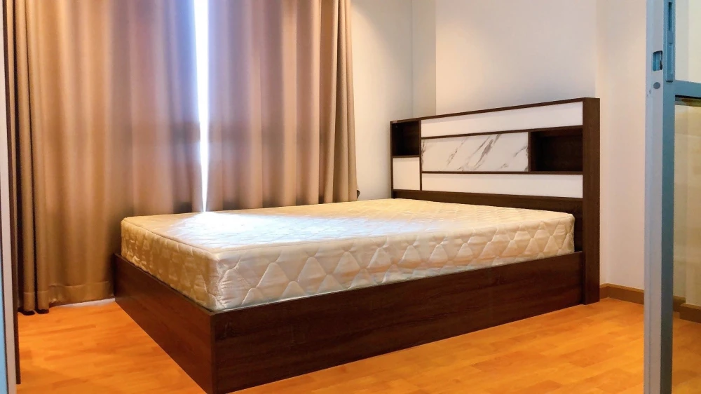 Urgent sale! The President Phetkasem Bang Khae. Partitioned rooms, fully furnished with appliances. Buy now!
