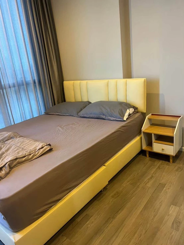 Urgent sale! The Room Sathorn-St. Louis – move-in ready unit with full amenities, offered at an exceptional price. Book yours now!