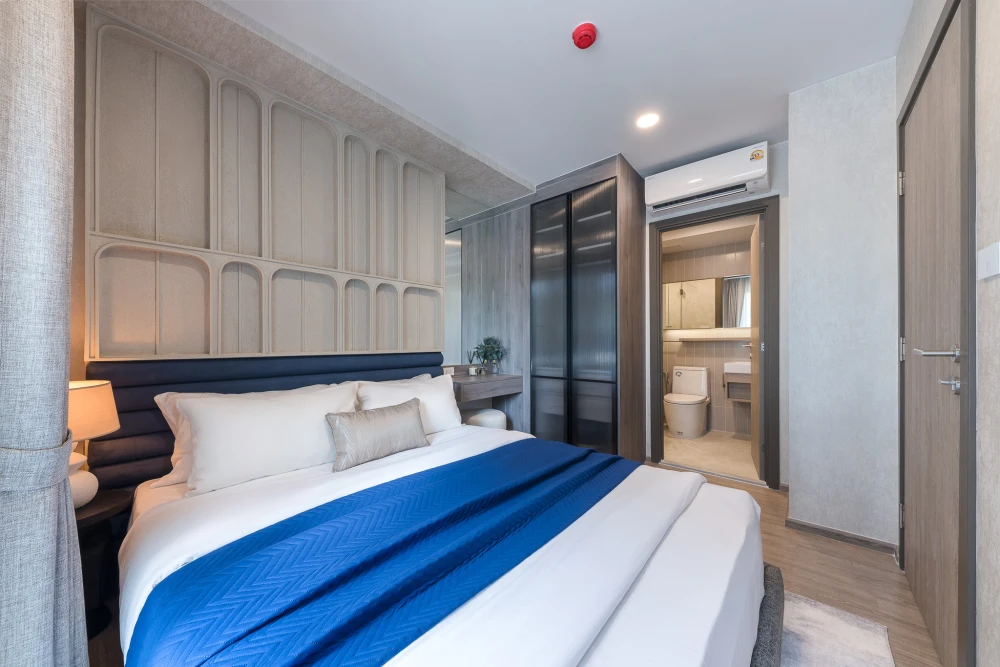 Urgent sale! Vivere by Very Condo, Sukhumvit 72. Beautifully decorated unit with high-quality built-in furniture. Own it today!