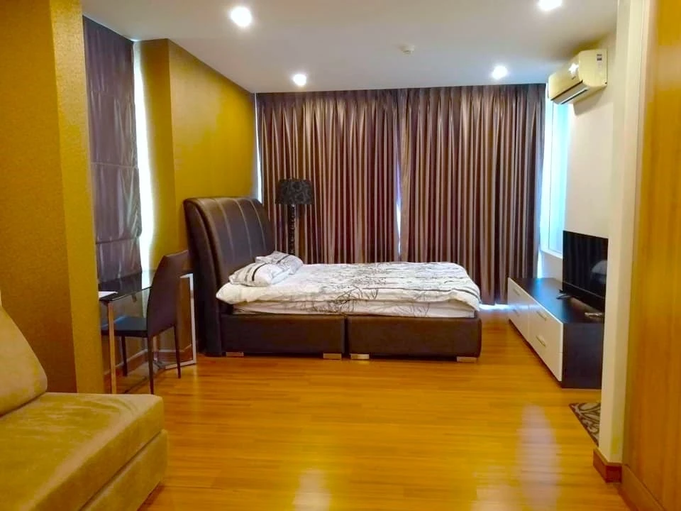 Condo for sale/rent: The Forest Chaengwattana. Beautiful and luxurious. See the promotion. Buy/reserve now!!