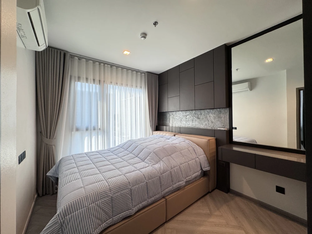 For Sale/Rent: Life Asoke Hype, beautiful fully furnished unit on the 16th floor with unobstructed view. Comfortable and ready to move in. Located in