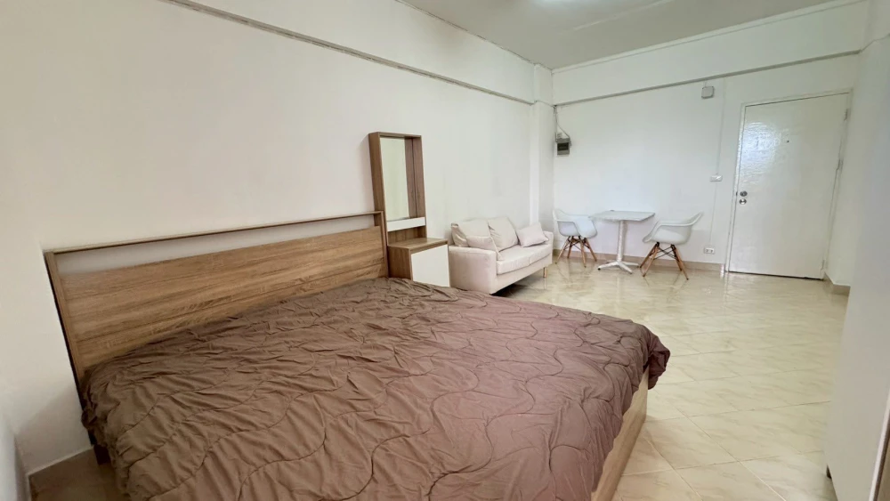 For sale/rent: Condo Phatthanakan Life Complex, ready to move in, furnished, good price, hurry and book now!!