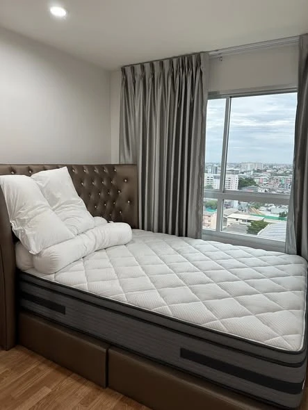 For sale/rent: Lumpini Park Phetkasem 98, high floor unit, fully furnished + appliances included. Book now!