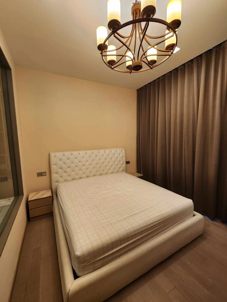 For sale/rent: The ESSE Asoke, ready to move in, fully furnished, high floor, spacious and comfortable, reserve now!