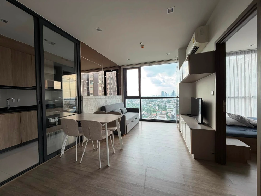 Selling a corner unit at The Line Wongsawang. Private, on the 22nd floor with unobstructed city views. North-facing, avoiding the afternoon sun, makin