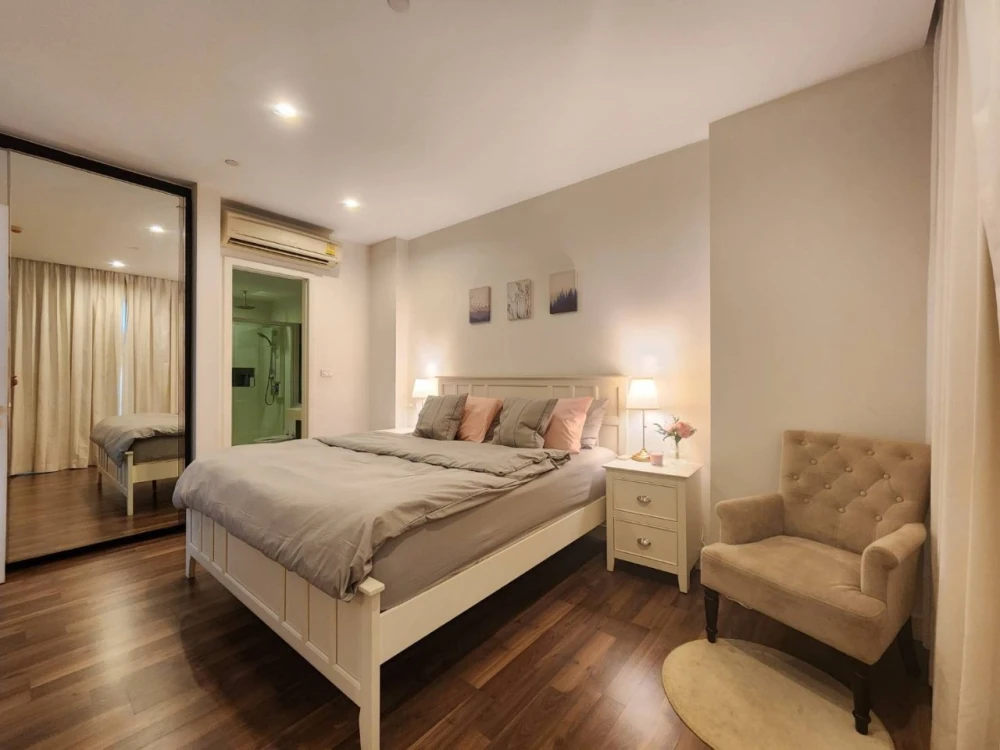 For sale/rent: THE ROOM Sukhumvit 62. Spacious and comfortable unit, fully furnished with appliances. Book now!
