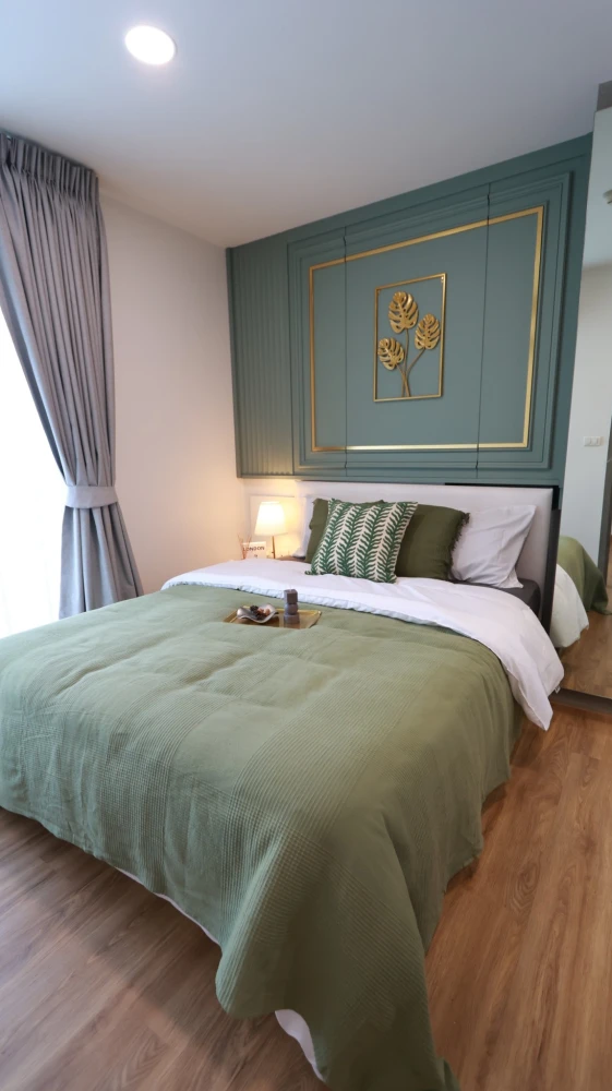 For sale: Greene Chaengwattana, decorated in a Luxury Classic style, perfectly combining elegance and warmth. Premium furniture, carefully selected hi