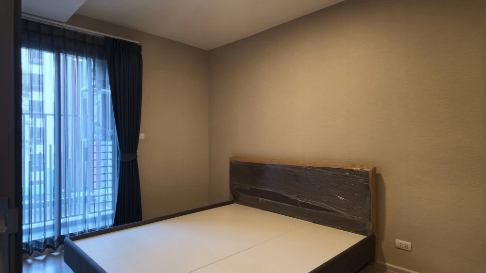 For sale: Quintara Bhumi Sukhumvit 39, unfurnished unit in excellent condition, perfect for your own interior design. Prime city location.