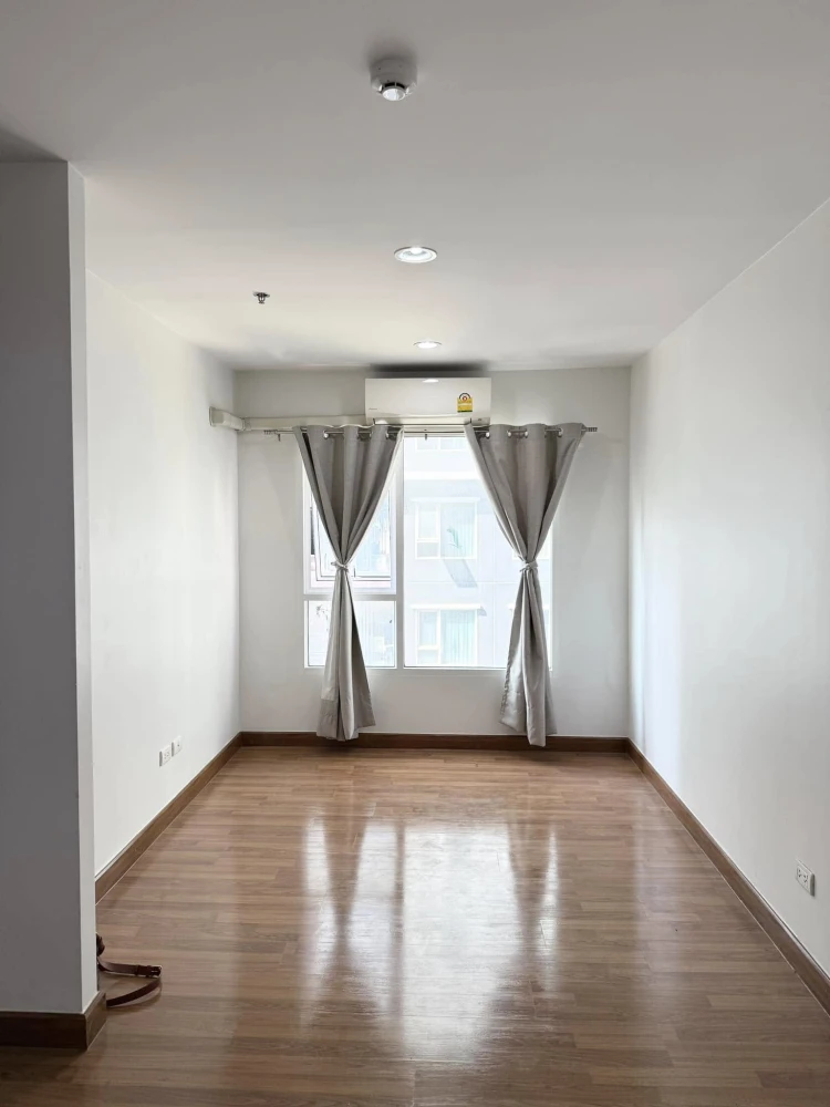 For sale: Regent Home Condo Bang Son Phase 27, empty room, reasonable price. Room decorating lovers shouldn't miss this.