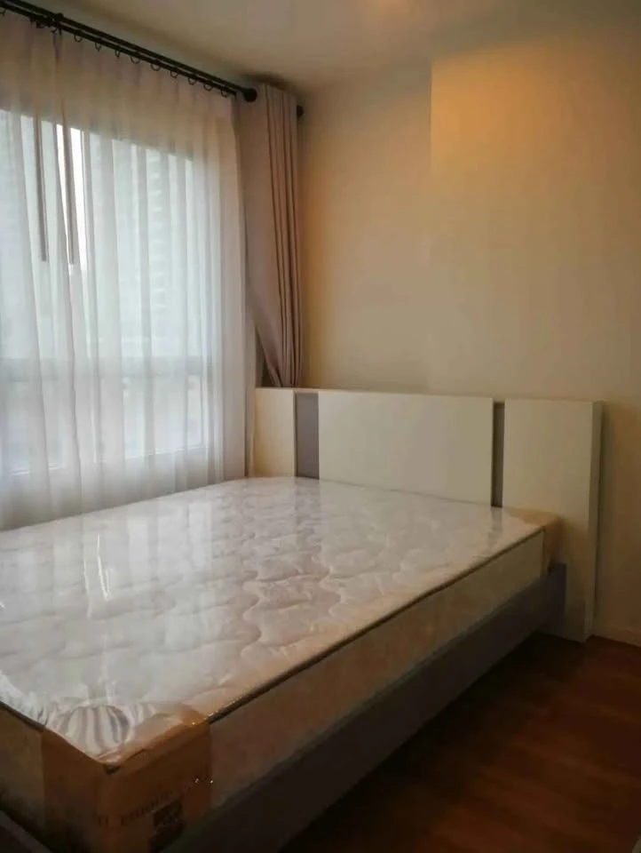 For sale: Lumpini Park Condo Rama 9-Ratchada, a nice room, city view, cool breeze all day, facilities available, book now before you miss out!