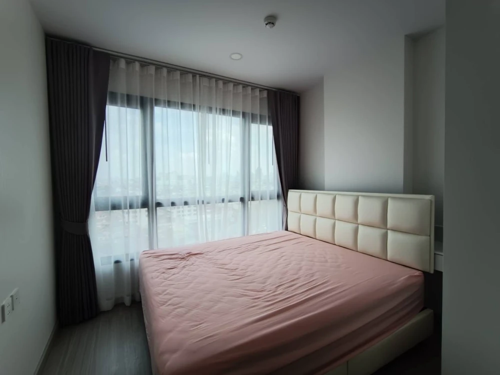 Selling Supalai Lite Tha Phra Wongwian Yai condo. Large, comfortable unit with ample usable space. Book now! Don't miss out!
