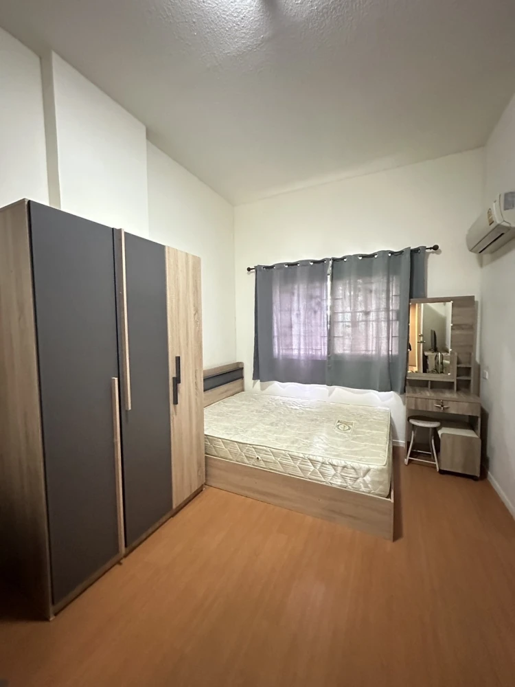 Condo for sale: Lumpini Condo Town Romklao-Suvarnabhumi. Beautiful unit, perfect quality of life. Buy now!!