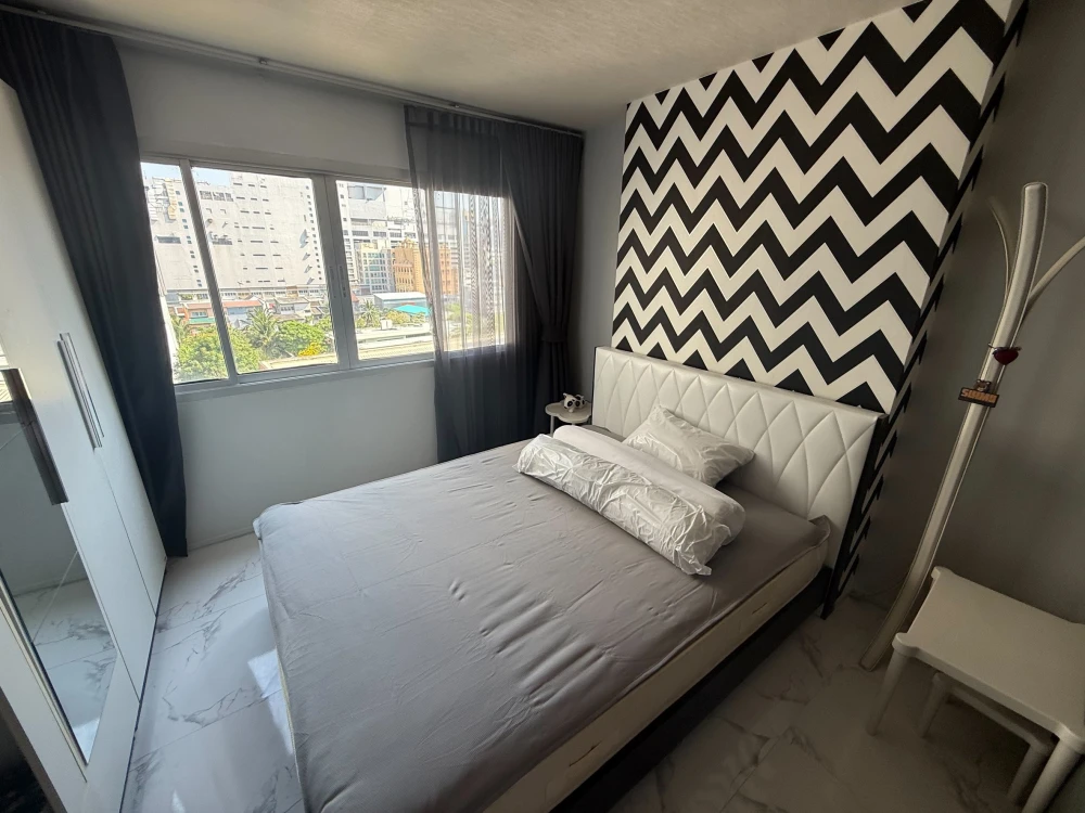 Condo for sale, One X Sathorn-Narathiwat. Check out the great price!