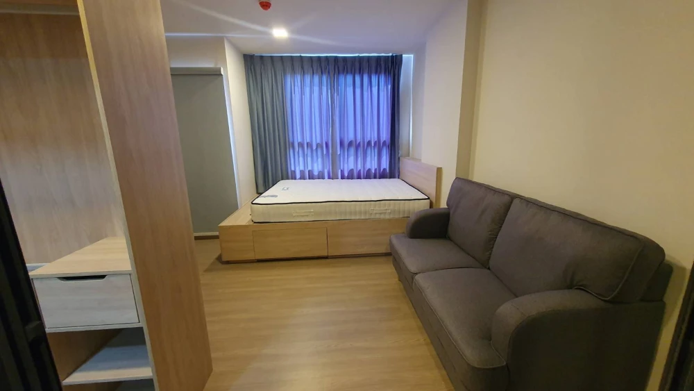 Selling a studio condo at The Move Bangna, 2nd floor (not high up), at a very special price. Don't miss out!