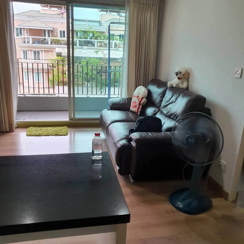 Condo for sale, The Seed Memory Siam, very spacious room, fully furnished, near many shopping areas, must book.