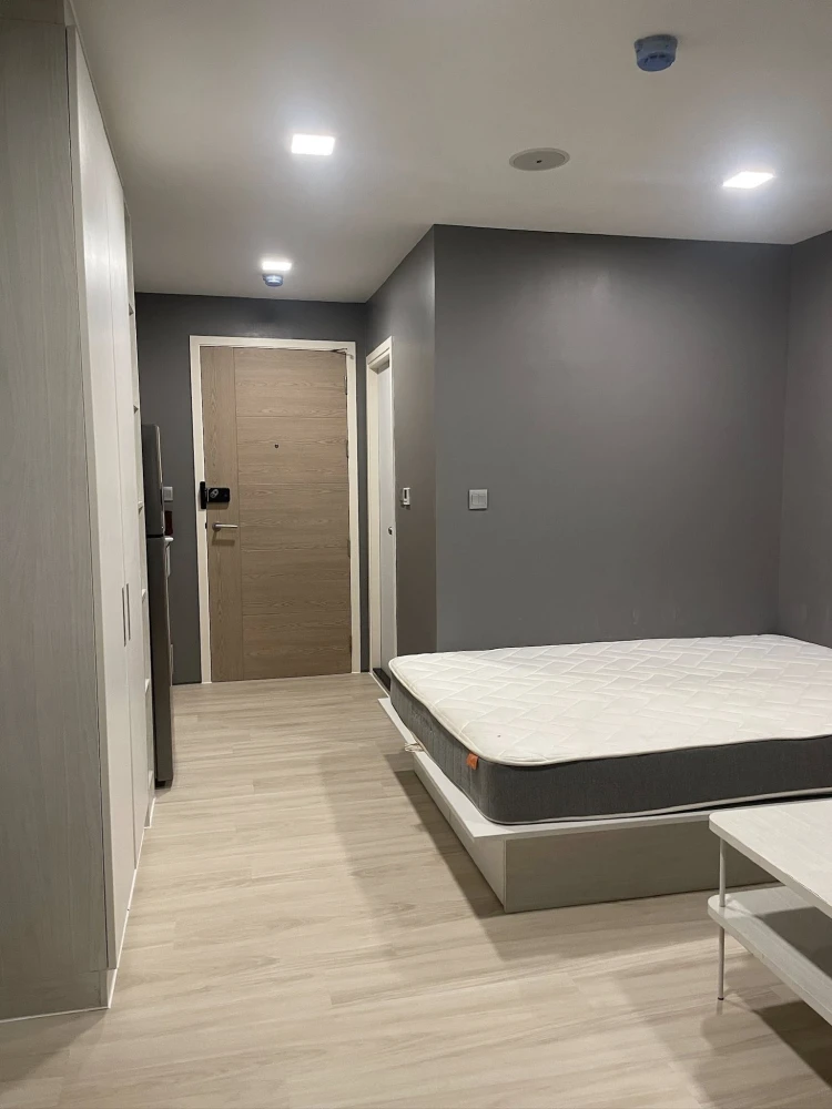 Condo for sale: Atmosh Chaengwattana. Ready to move in, fully furnished, spacious room. Book now!