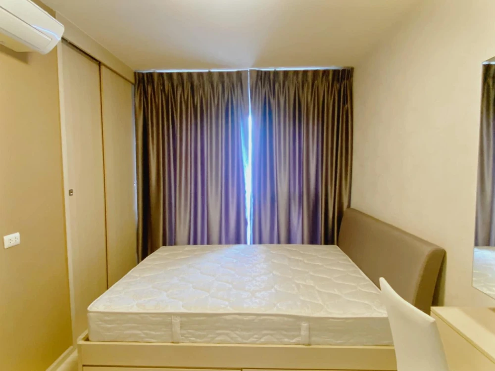 For sale: Condo Aspire Ratchadaphisek 2, fully furnished, wallpaper in the whole room, clearly separated kitchen. Reserve now before you miss out!!