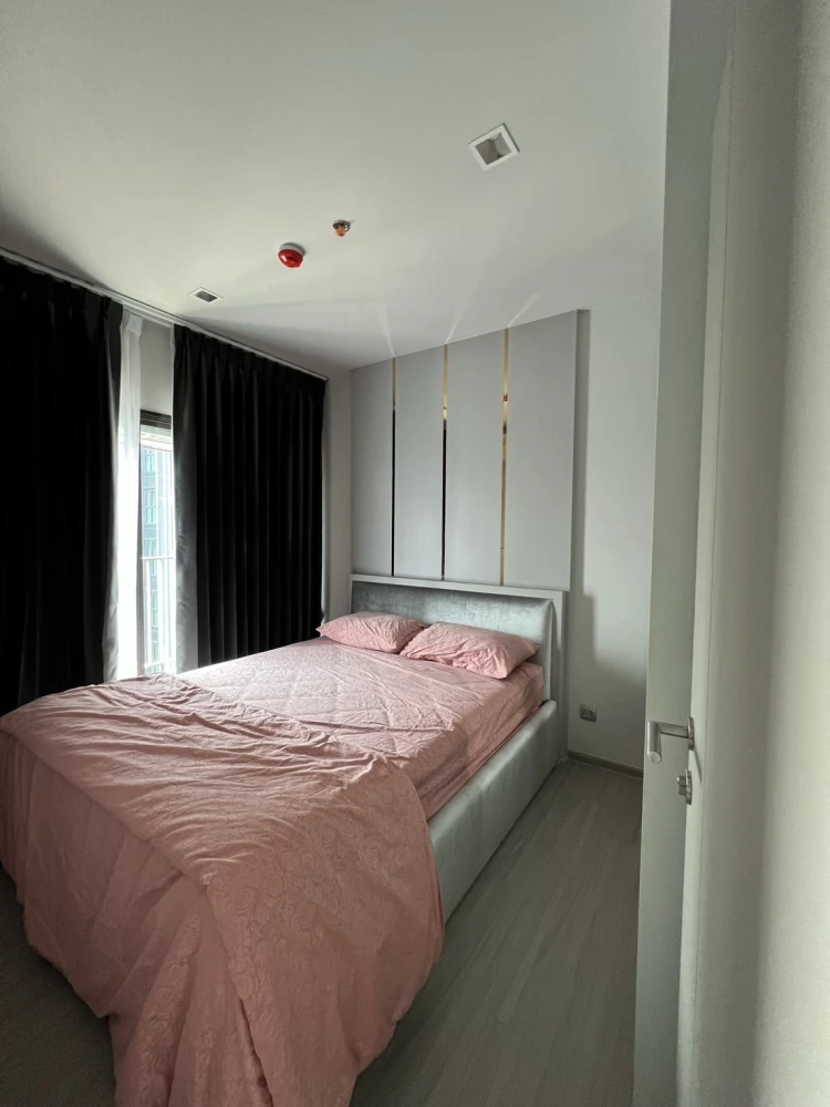 Condo for sale: Life Asoke-Rama 9. Beautiful unit, ready to move in. Best price! Buy now!!